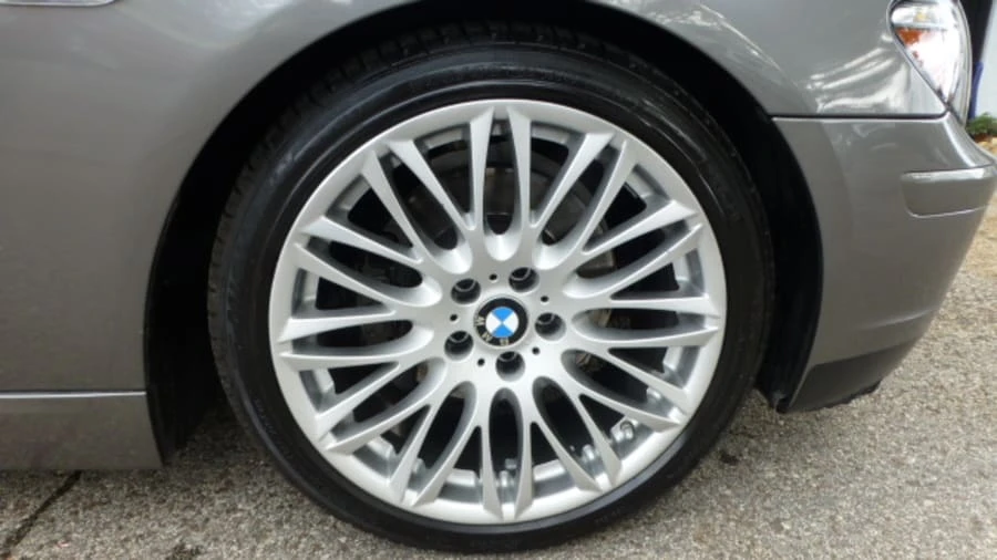 2007 BMW E65/E66 750i & 760i Sedan - Image 6 of 7