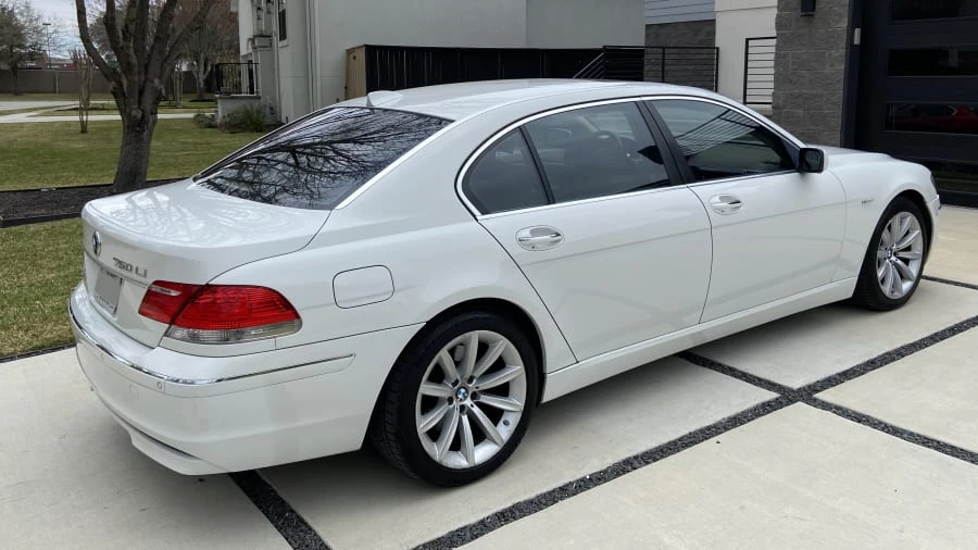 2007 BMW E65/E66 750i & 760i Sedan - Image 14 of 16