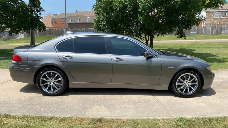 2007 BMW E65/E66 750i & 760i Sedan - Image 17 of 18