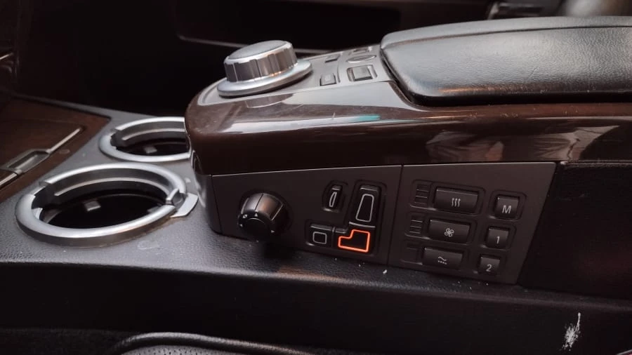 2007 BMW E65/E66 750i & 760i Sedan - Image 5 of 10