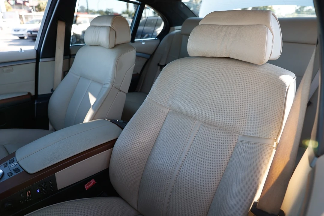 2007 BMW Alpina B7 - Image 6 of 12