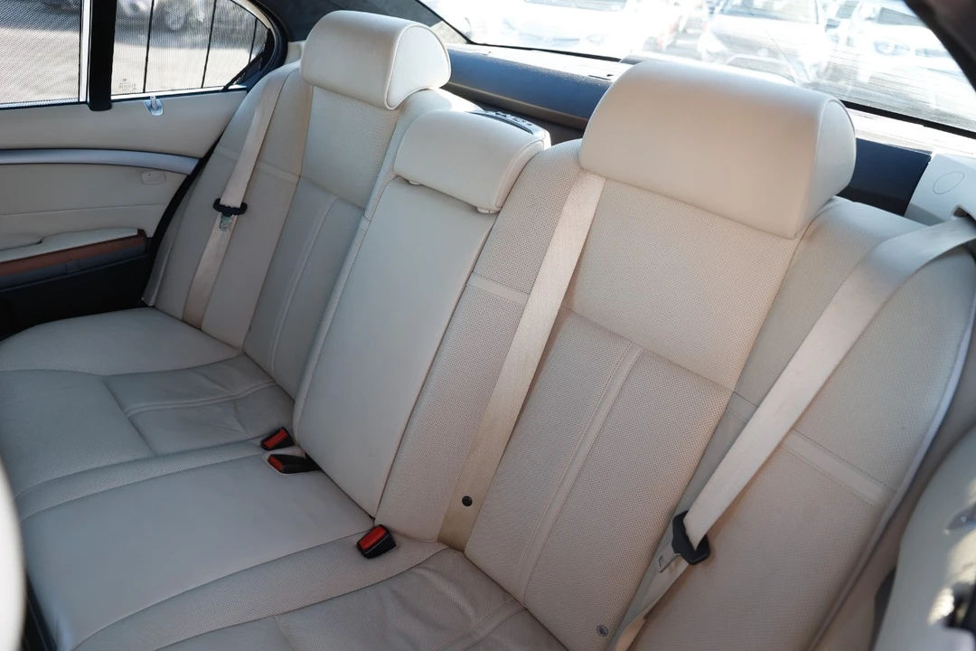 2007 BMW Alpina B7 - Image 8 of 12