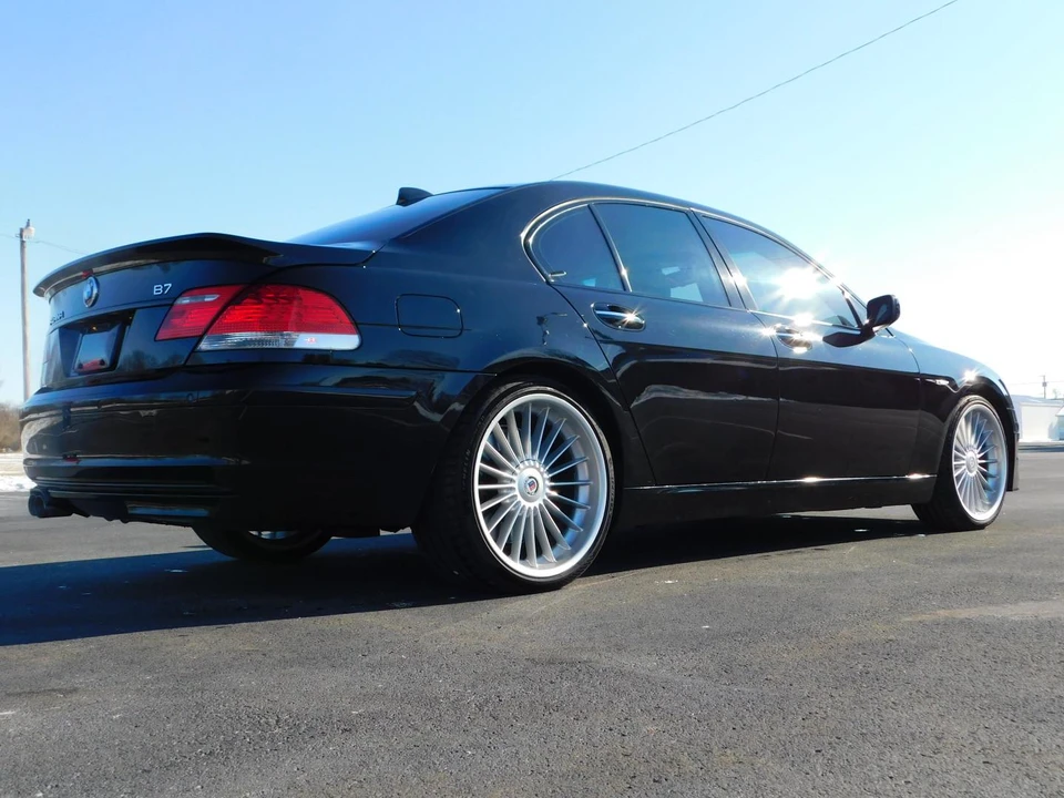 2007 BMW Alpina B7 - Image 13 of 31