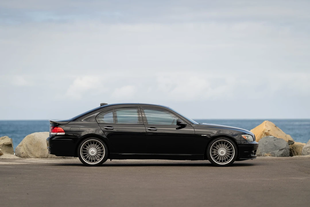 2007 BMW Alpina B7 - Image 7 of 31