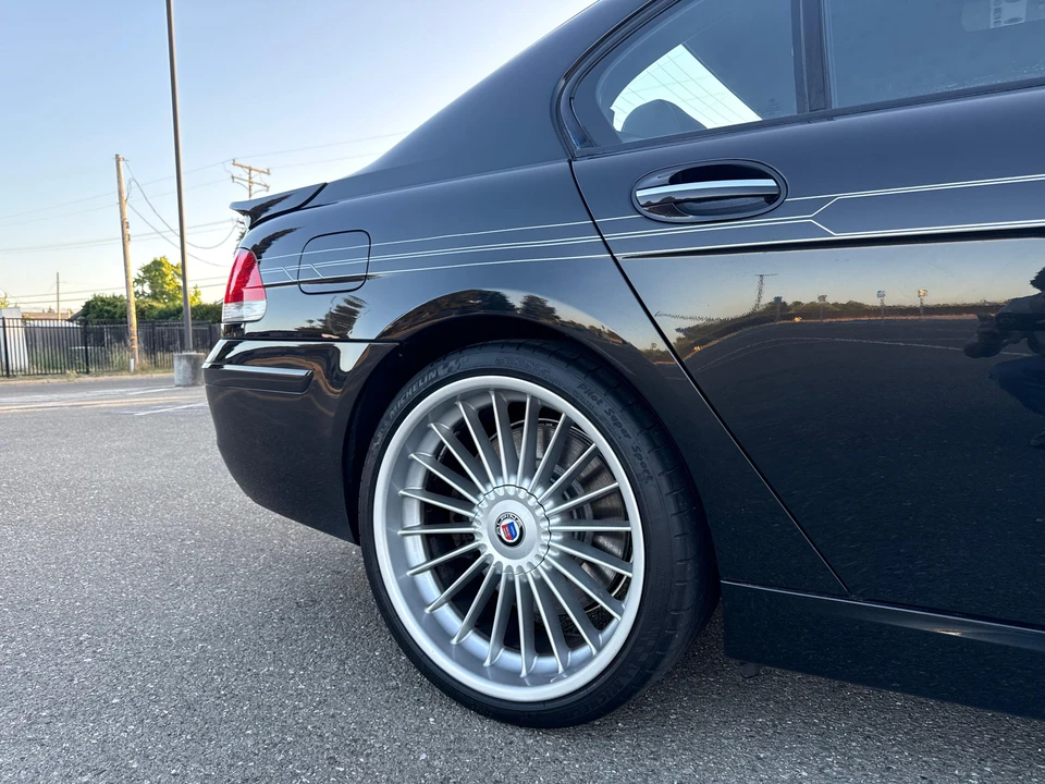 2007 BMW Alpina B7 - Image 23 of 31