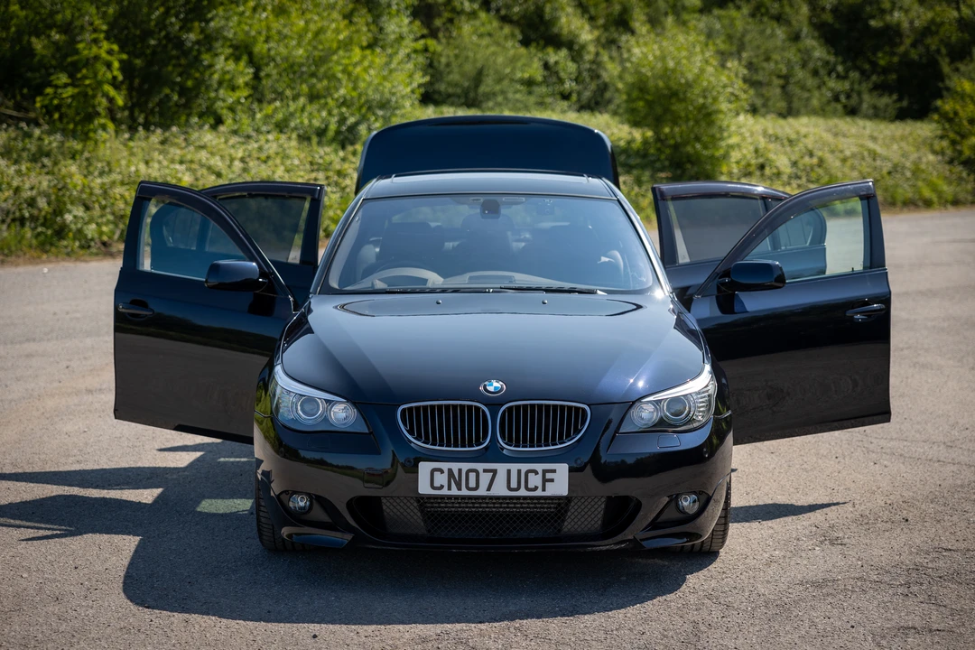 2007 BMW E60 545i & 550i Sedan - Image 9 of 31