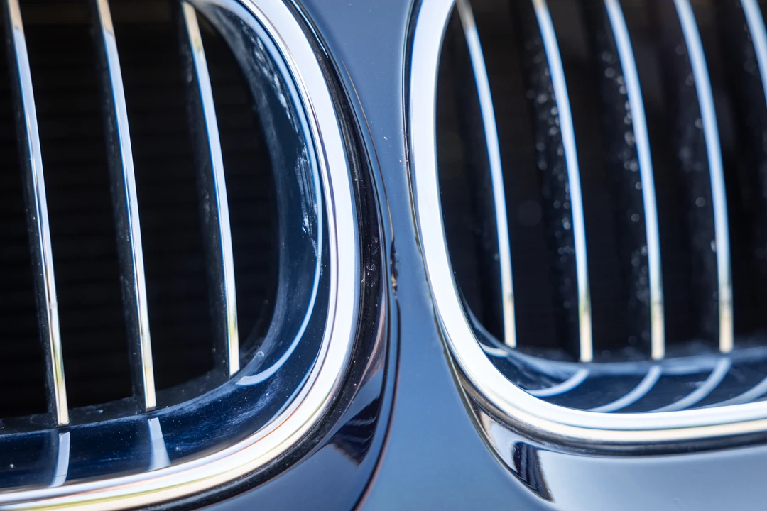 2007 BMW E60 545i & 550i Sedan - Image 16 of 31