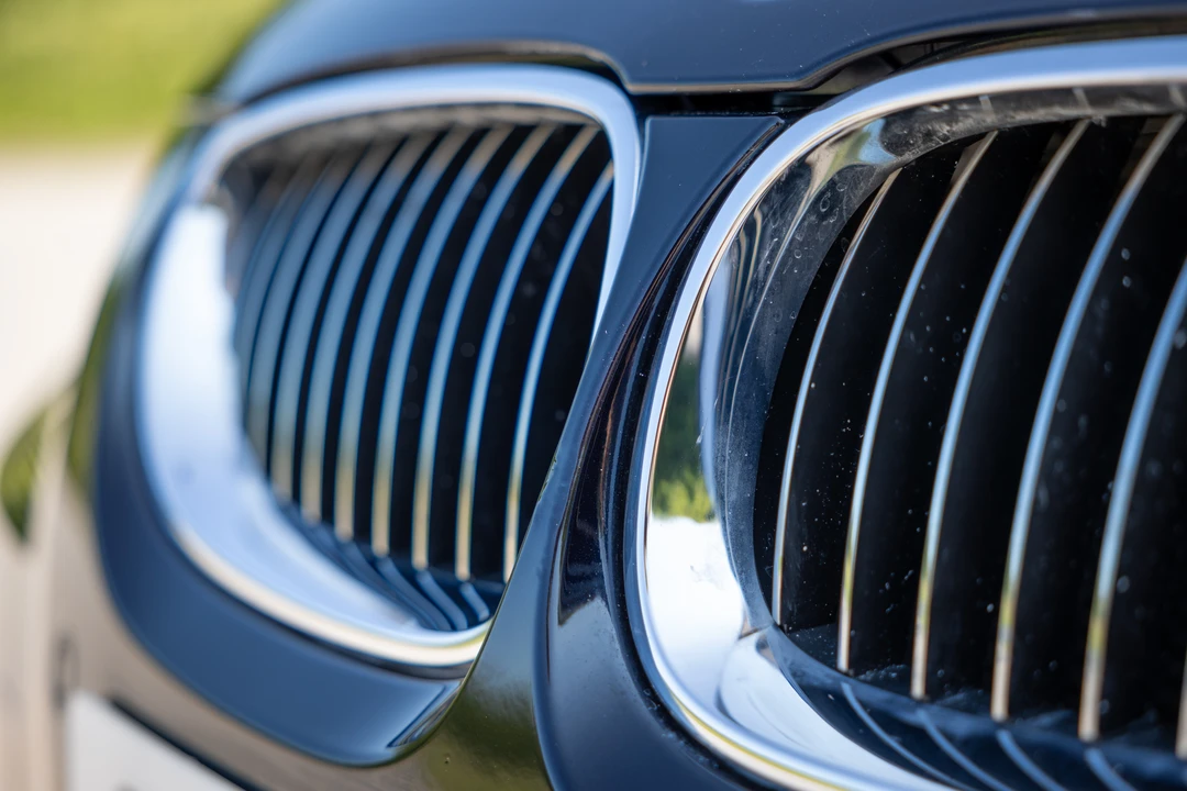 2007 BMW E60 545i & 550i Sedan - Image 17 of 31
