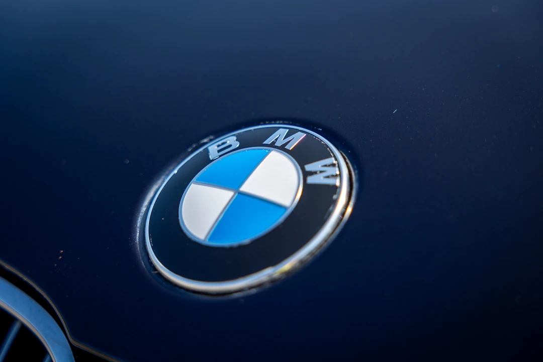 2007 BMW E60 545i & 550i Sedan - Image 18 of 31