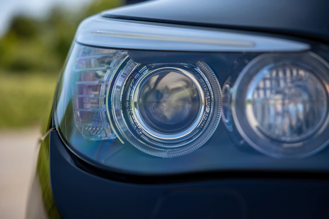2007 BMW E60 545i & 550i Sedan - Image 29 of 31