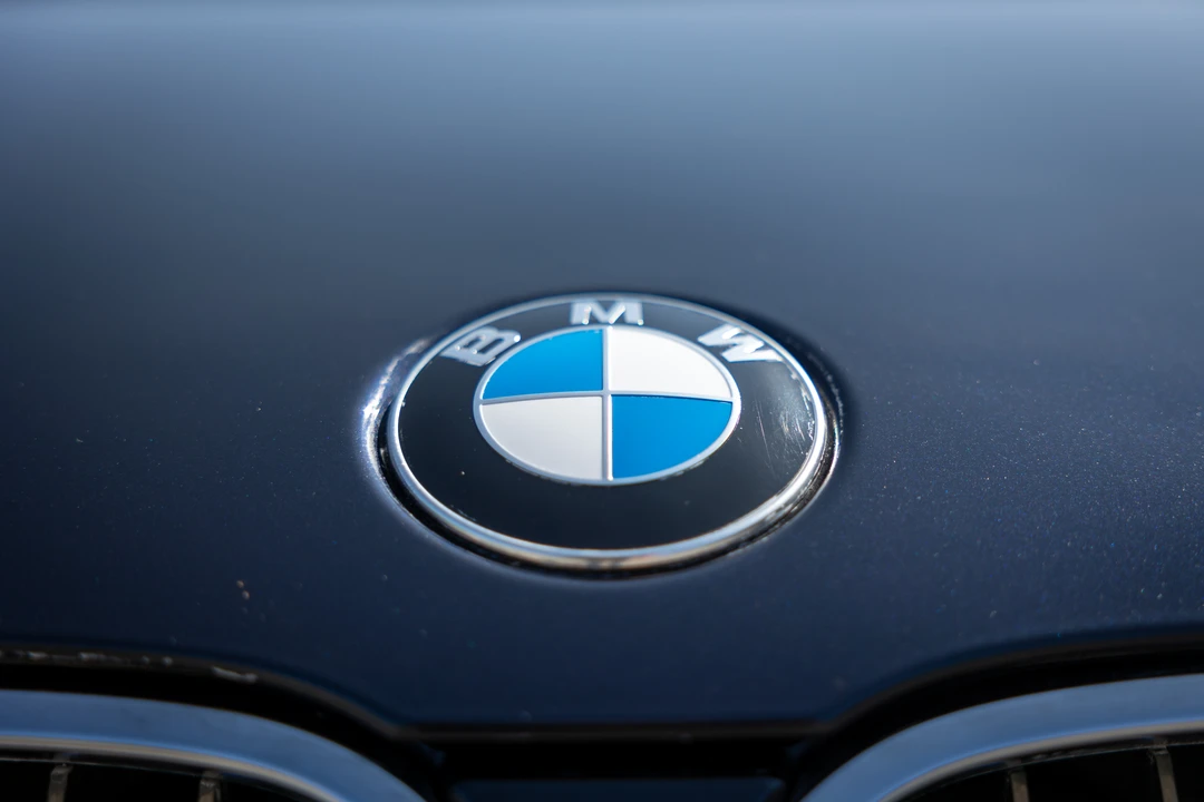 2007 BMW E60 545i & 550i Sedan - Image 30 of 31