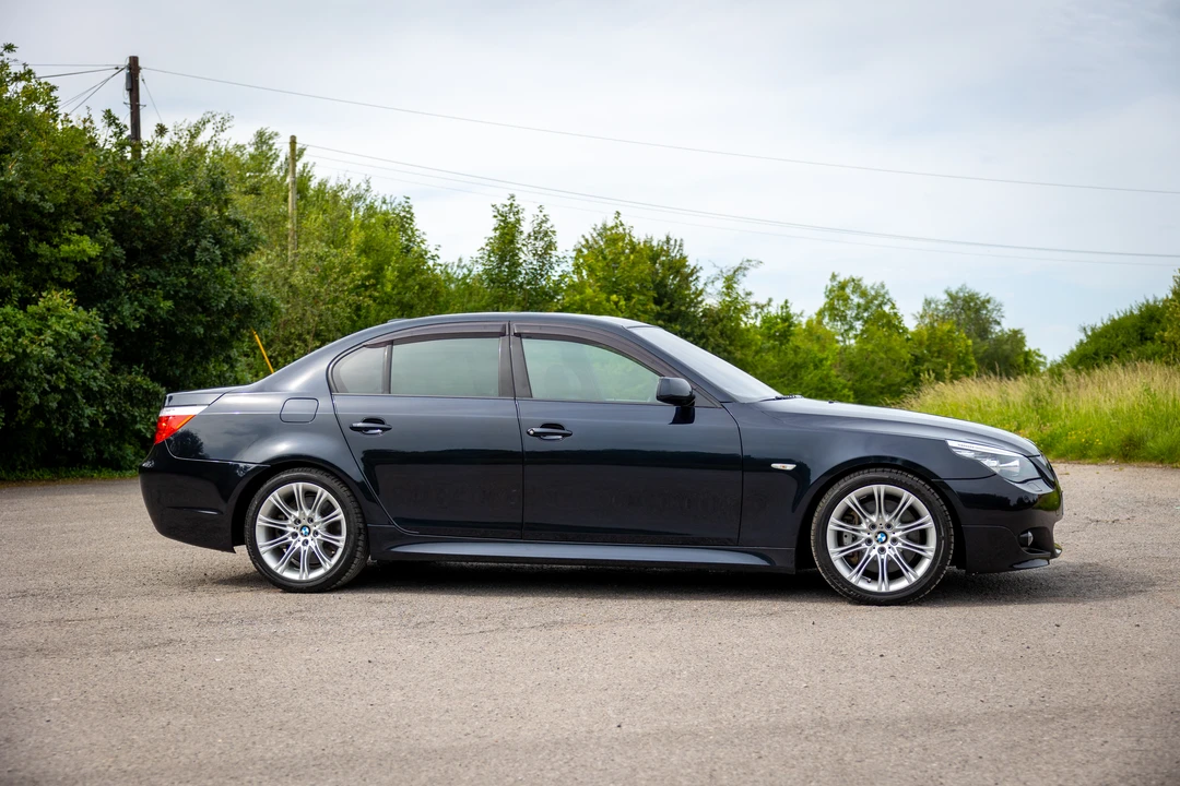 2007 BMW E60 545i & 550i Sedan - Image 4 of 31