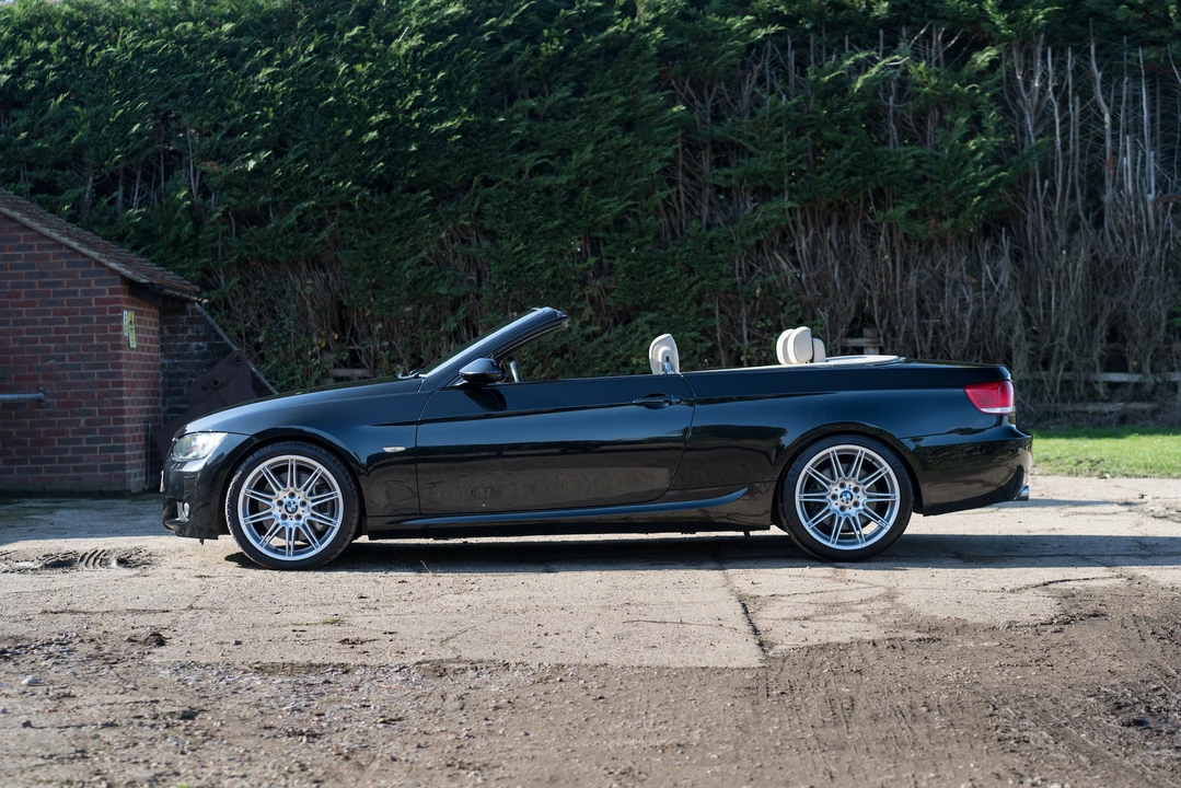2007 BMW E93 335i Convertible - Image 8 of 31