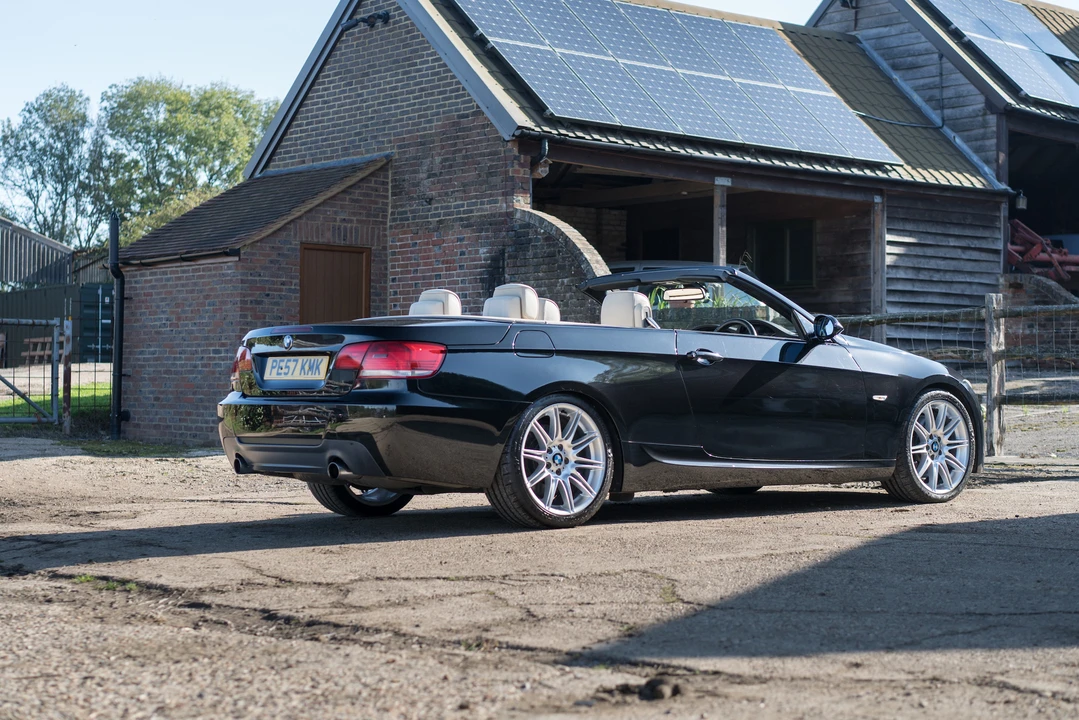 2007 BMW E93 335i Convertible - Image 11 of 31