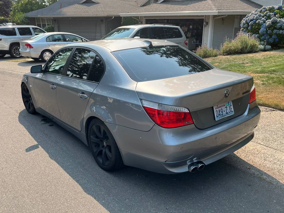 2007 BMW E60 545i & 550i Sedan - Image 4 of 14