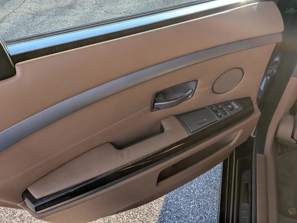 2007 BMW Alpina B7 - Image 11 of 20