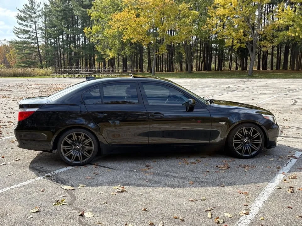 2007 BMW E60 545i & 550i Sedan - Image 3 of 17