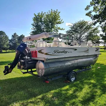 2007 Bentley 184 Fish Pontoon