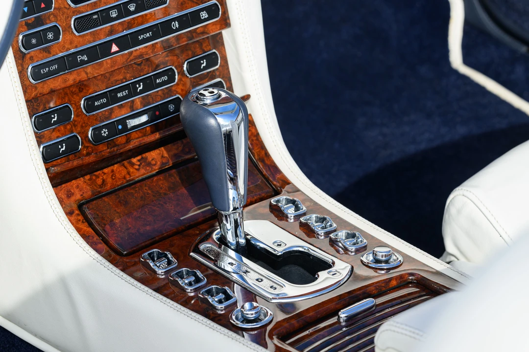 2007 Bentley Azure 2nd Gen - Image 25 of 31
