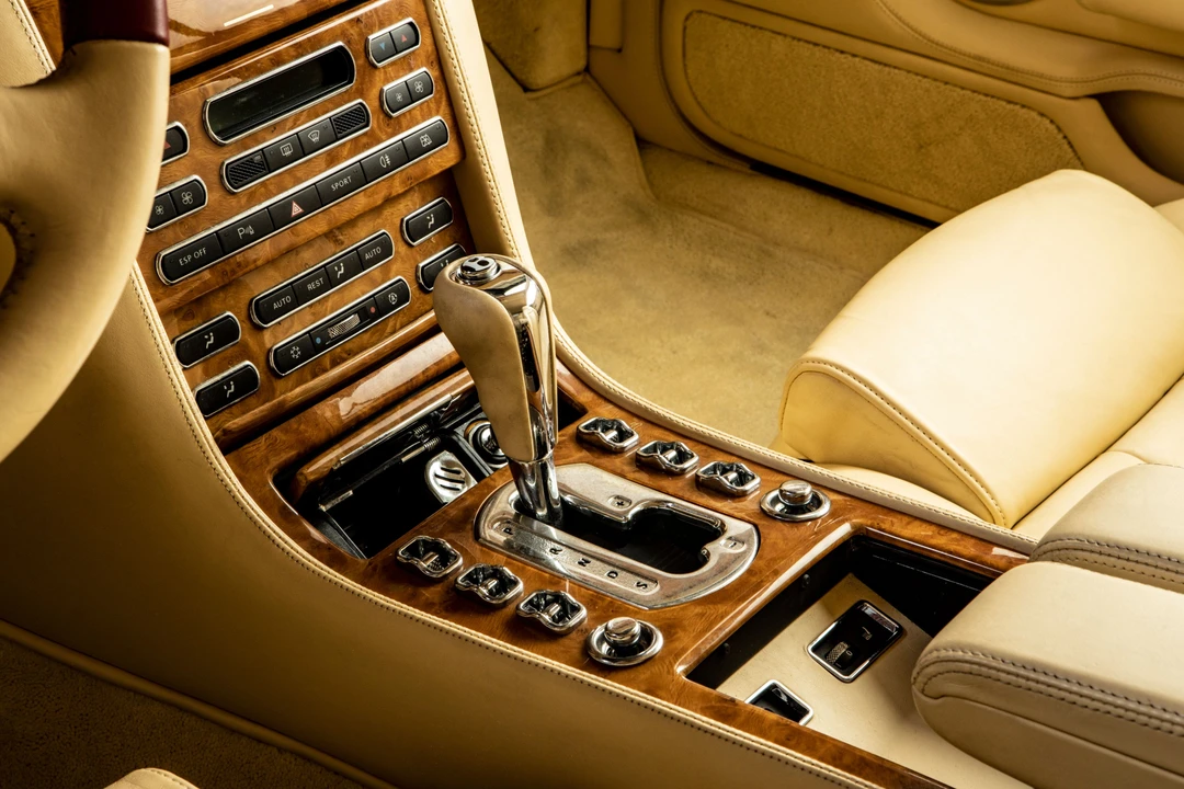 2007 Bentley Azure 2nd Gen - Image 10 of 17