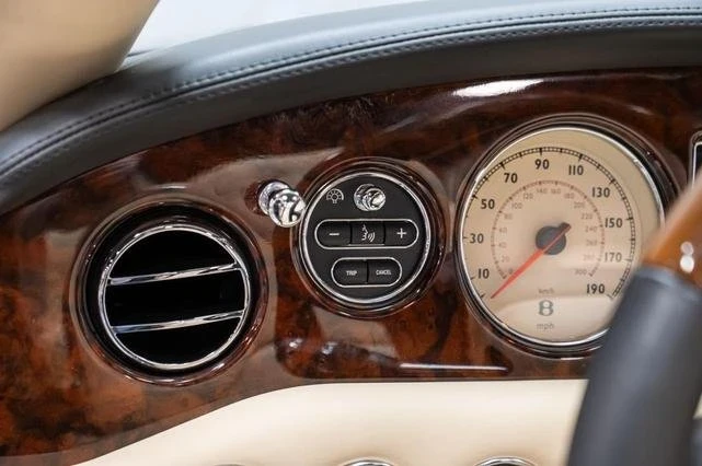 2007 Bentley Azure 2nd Gen - Image 9 of 19