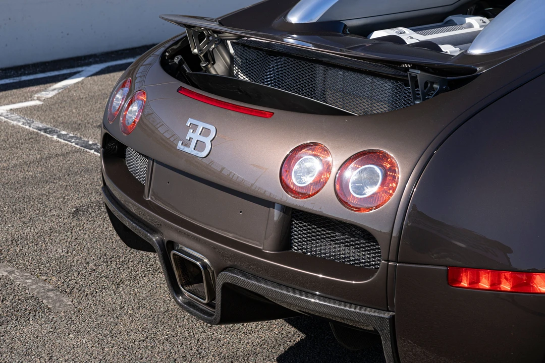 2007 Bugatti Veyron - Image 5 of 31