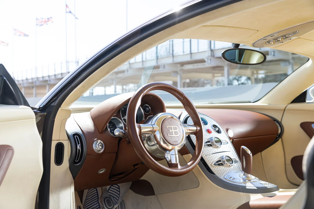 2007 Bugatti Veyron - Image 13 of 31
