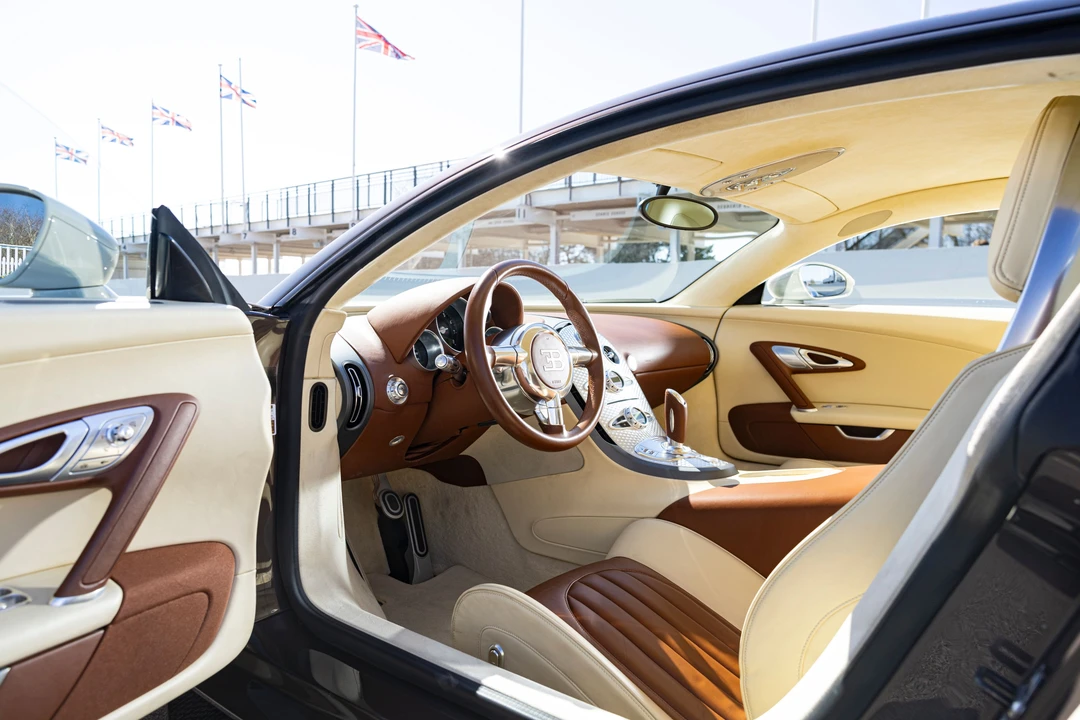 2007 Bugatti Veyron - Image 11 of 31