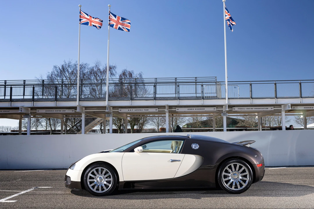 2007 Bugatti Veyron - Image 17 of 31