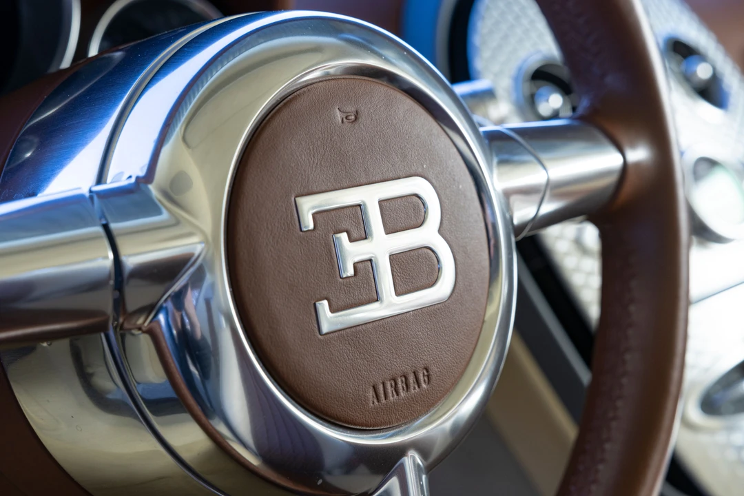 2007 Bugatti Veyron - Image 2 of 31