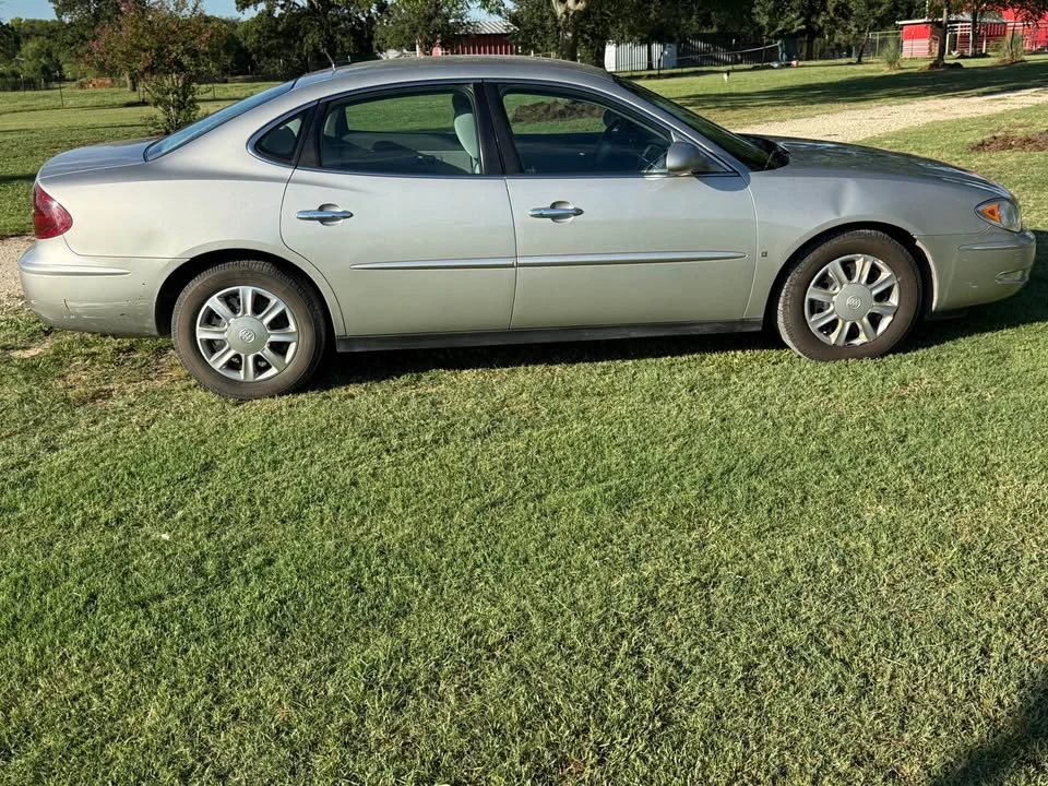 2007 Buick LaCrosse - Image 2 of 17