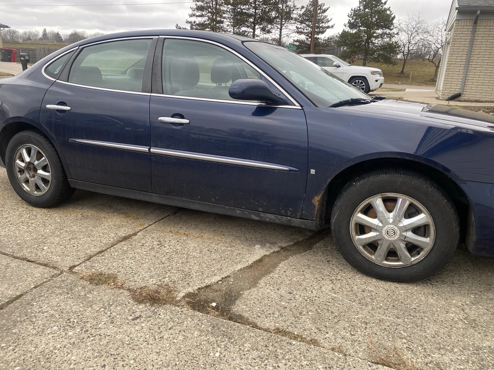 2007 Buick LaCrosse - Image 2 of 8