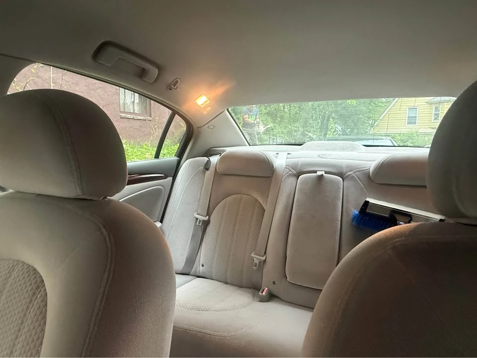 2007 Buick Lucerne - Image 8 of 9
