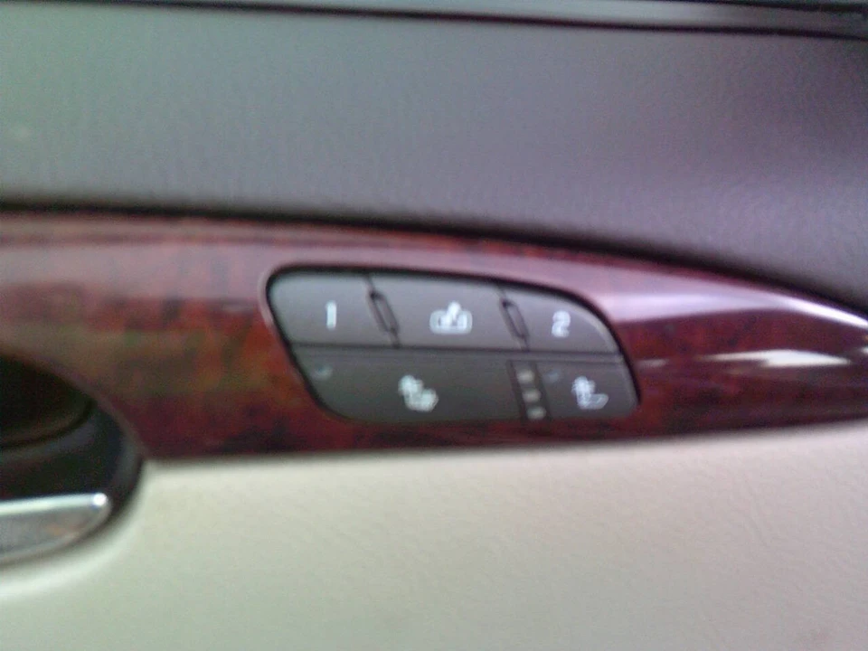 2007 Buick Lucerne - Image 13 of 21