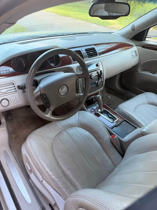 2007 Buick Lucerne - Image 2 of 2
