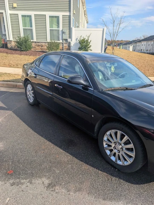 2007 Buick LaCrosse - Image 2 of 3