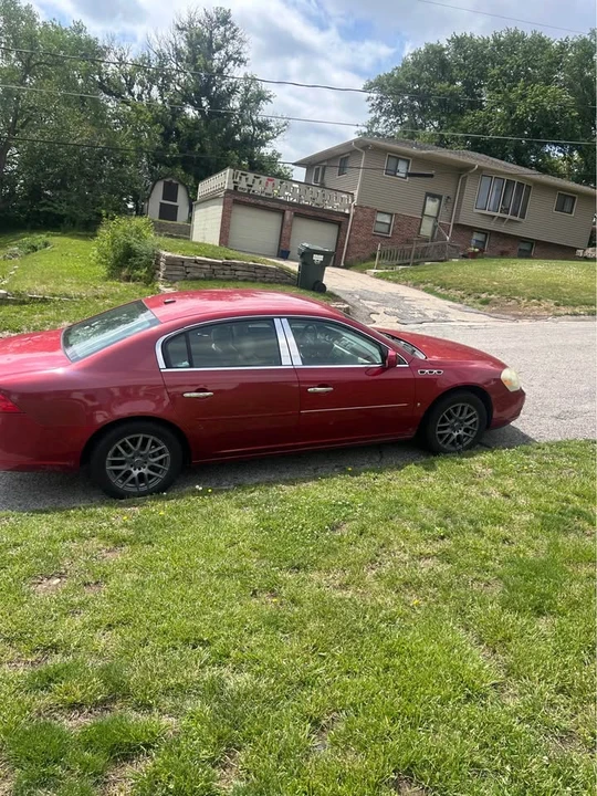 2007 Buick Lucerne - Image 2 of 8