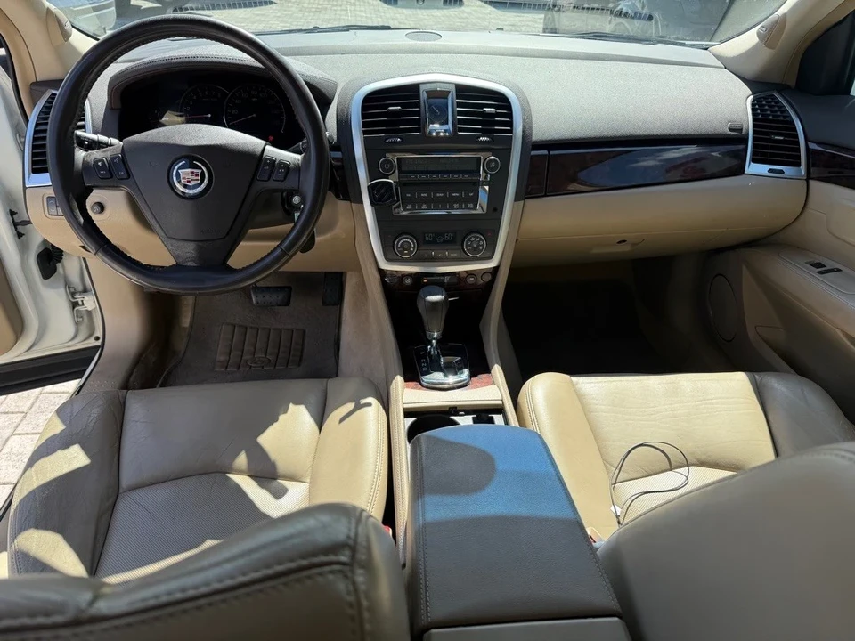 2007 Cadillac SRX - Image 12 of 21