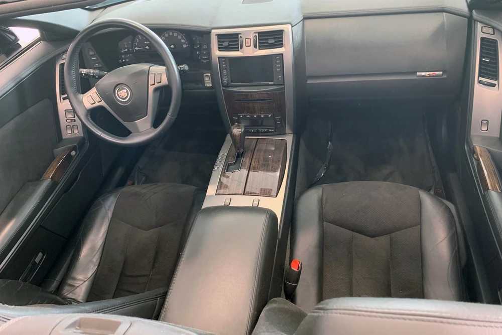 2007 Cadillac XLR-V - Image 4 of 5