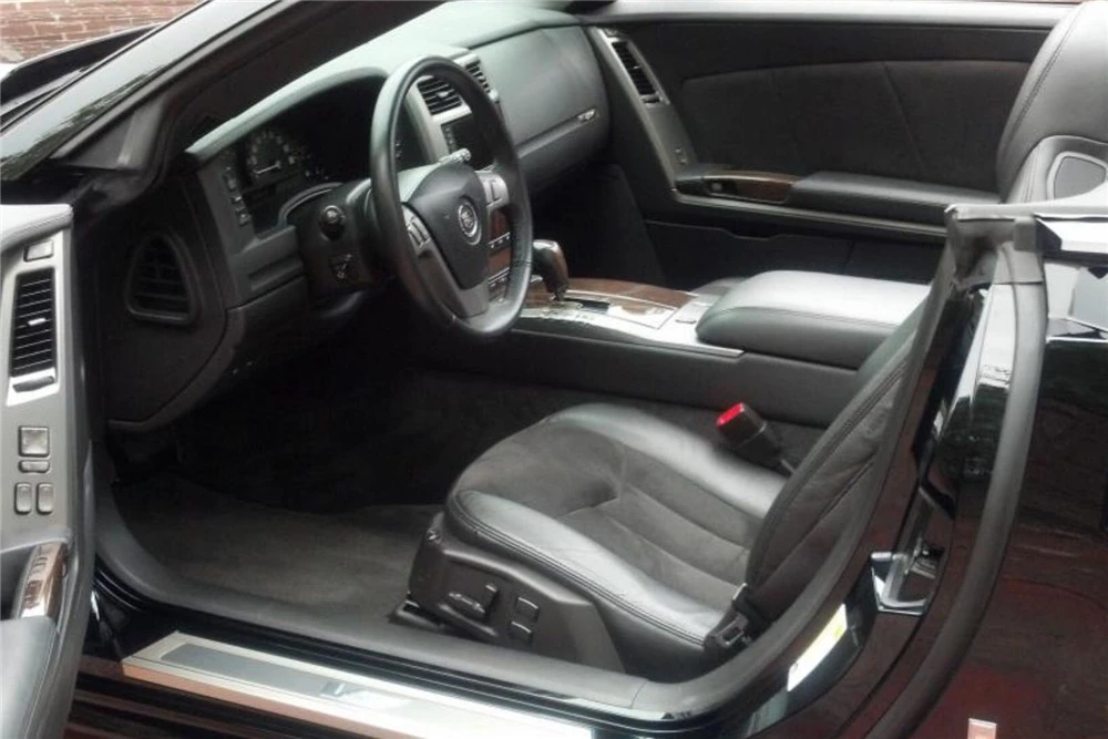 2007 Cadillac XLR-V - Image 4 of 6