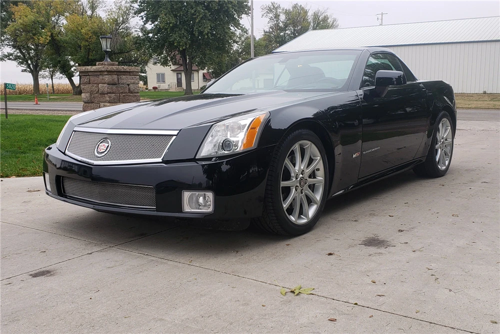 2007 Cadillac XLR-V - Image 2 of 7