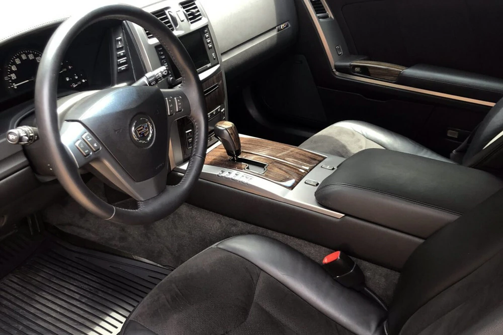 2007 Cadillac XLR-V - Image 4 of 5