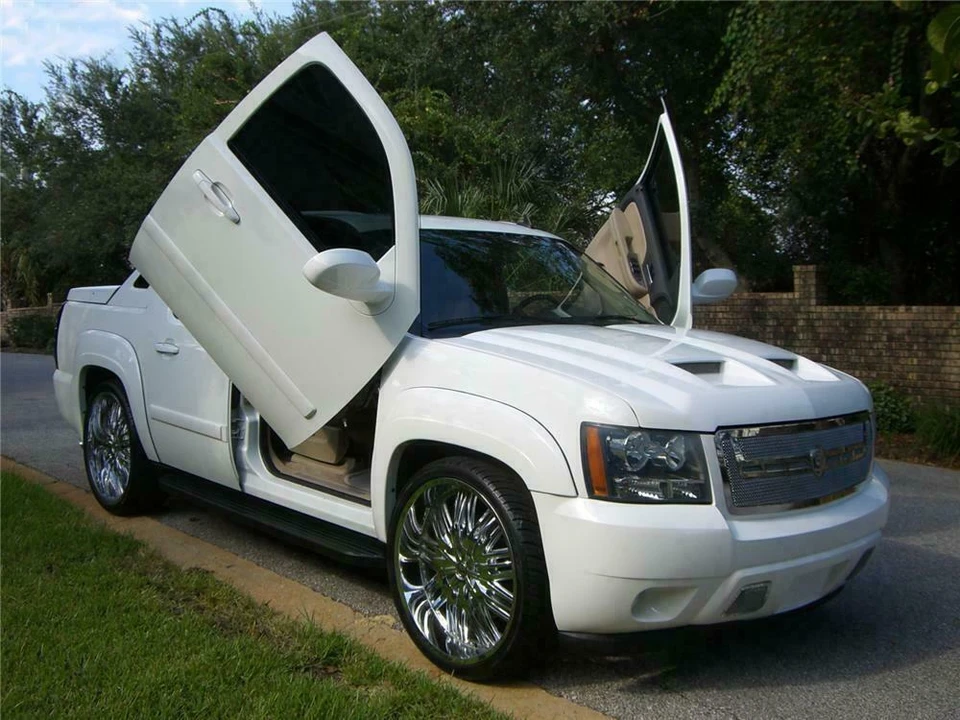 2007 Chevrolet Avalanche - Image 2 of 5