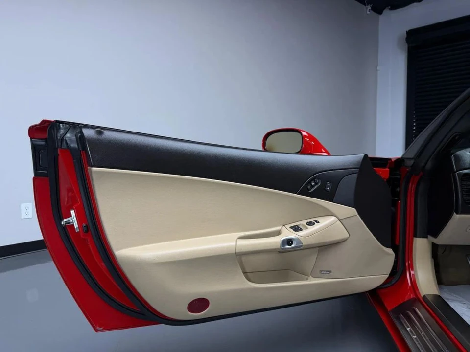 2007 Chevrolet Corvette C6 - Image 16 of 31