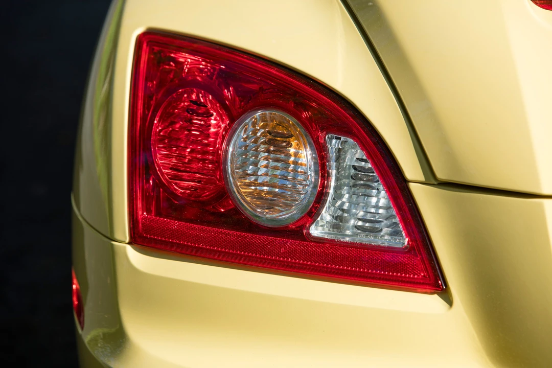 2007 Chrysler Crossfire - Image 21 of 27