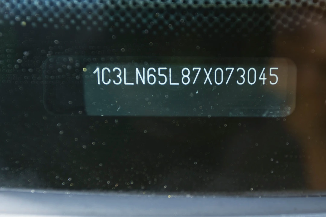2007 Chrysler Crossfire - Image 12 of 27