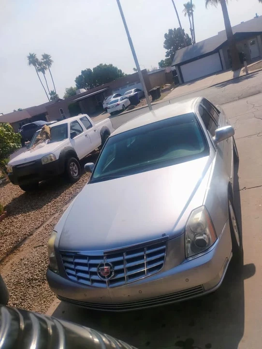 2007 Cadillac DTS - Image 2 of 5