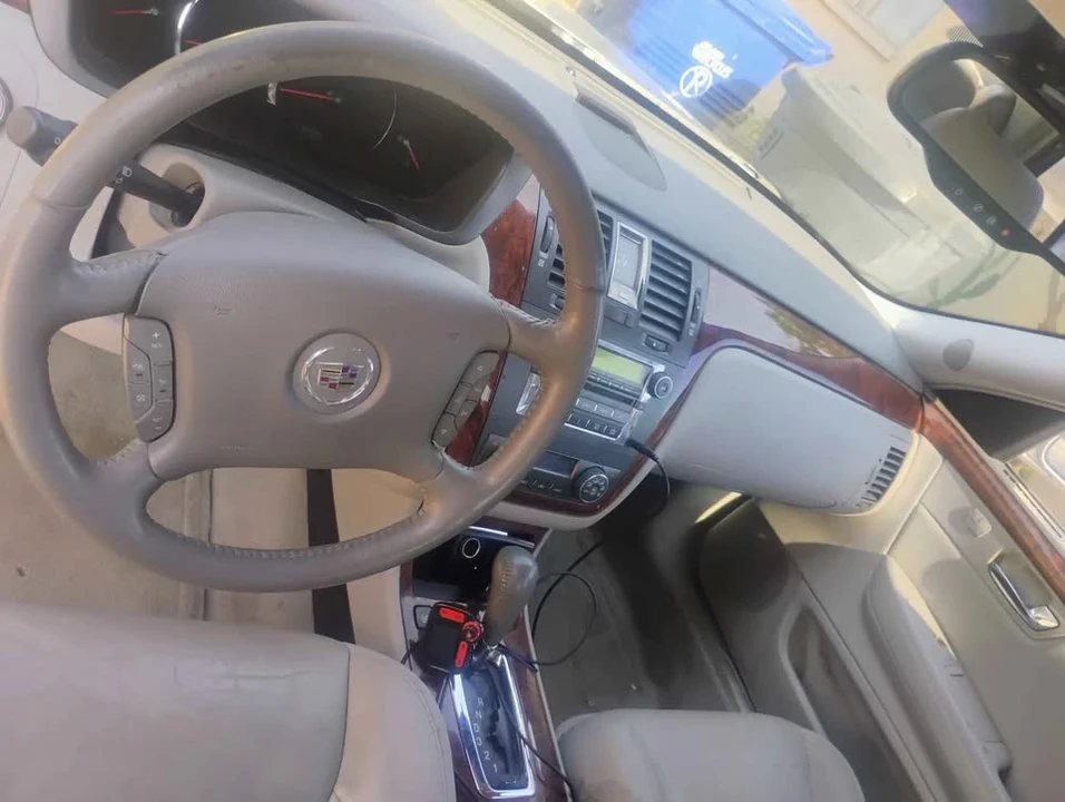2007 Cadillac DTS - Image 3 of 5