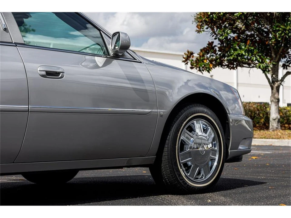 2007 Cadillac DTS - Image 27 of 31