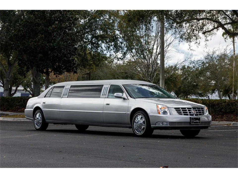 2007 Cadillac DTS - Image 7 of 31